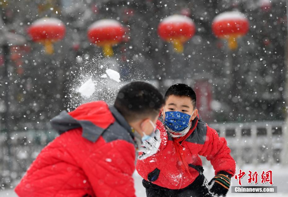 唱出了人们最为简单质朴的心愿：新一年平安喜乐